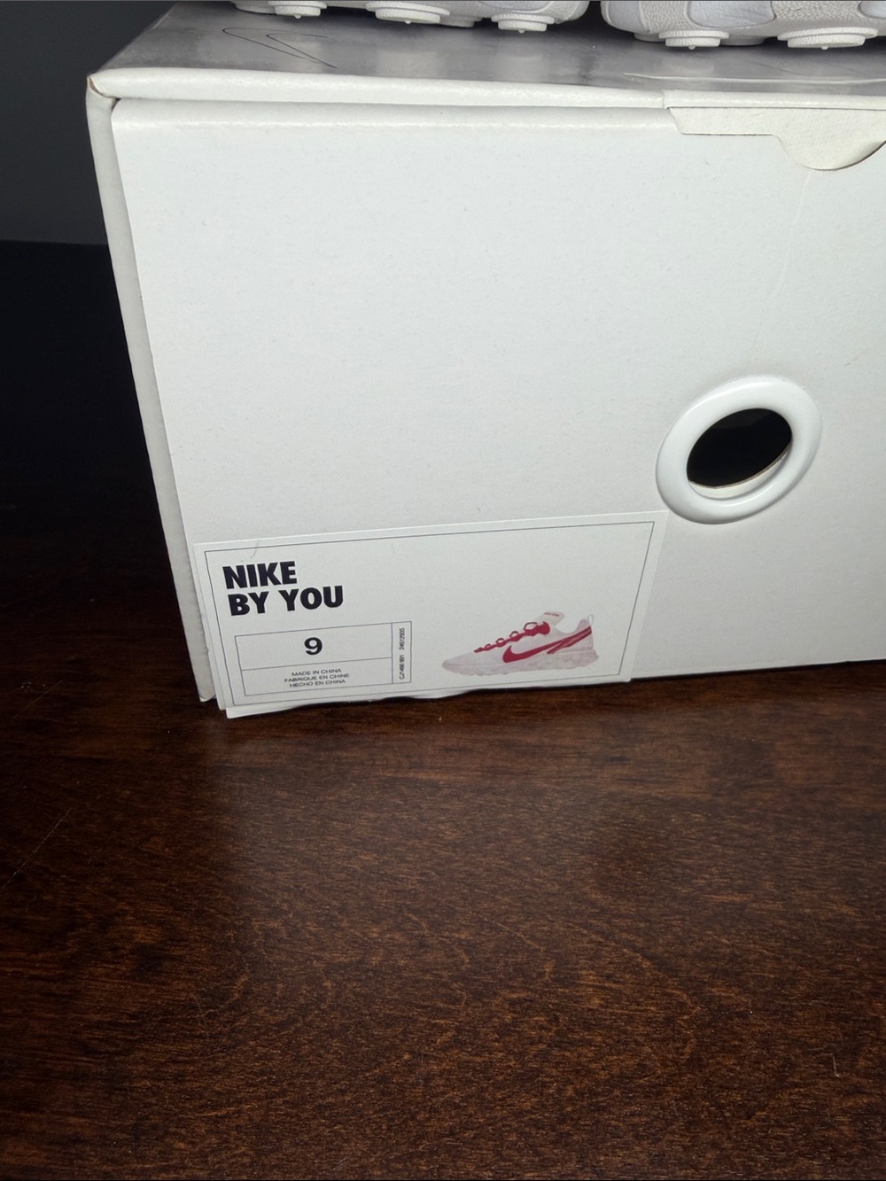 Nike White and Red Low-Top React Runners - Picture 3 of 6